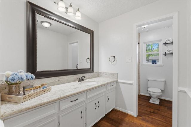 4014 Pin Oak Drive, Mont Belvieu, TX 77523