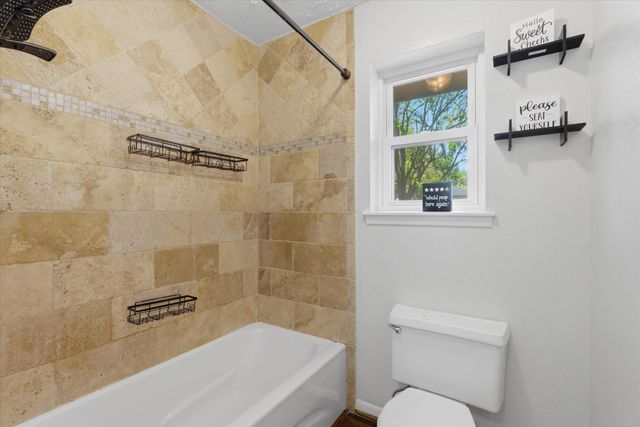 4014 Pin Oak Drive, Mont Belvieu, TX 77523