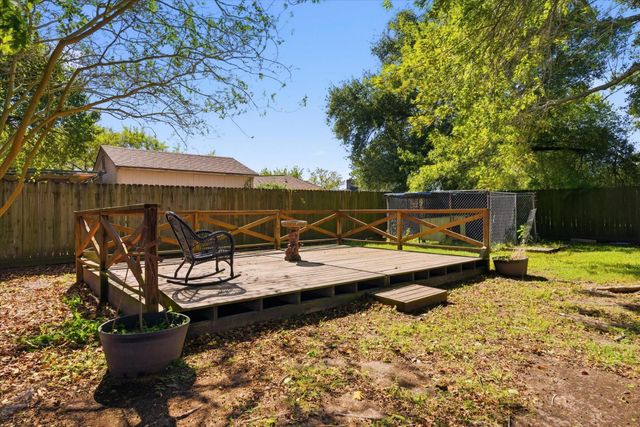 4014 Pin Oak Drive, Mont Belvieu, TX 77523