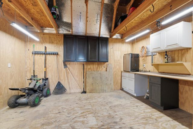 4014 Pin Oak Drive, Mont Belvieu, TX 77523