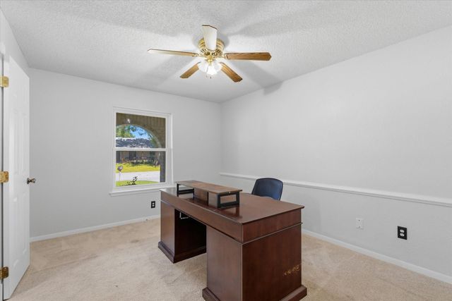 4014 Pin Oak Drive, Mont Belvieu, TX 77523