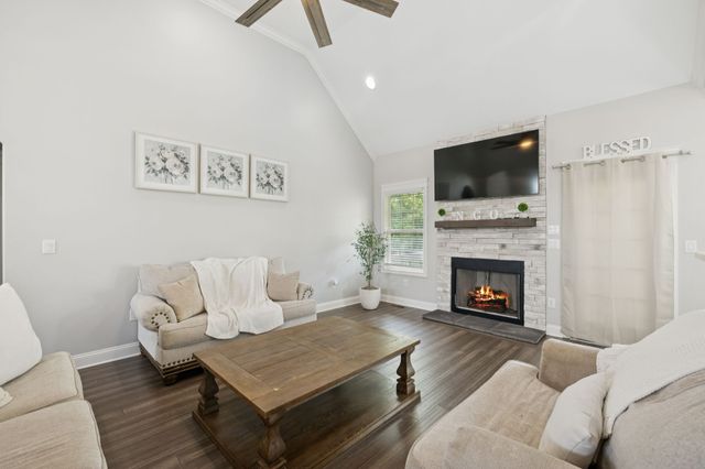3622 Oakland Rd, Clarksville, TN 37040