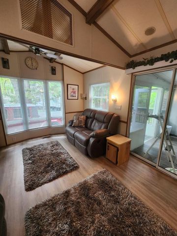 495 Sunset Circle, Edgerton, WI 53534