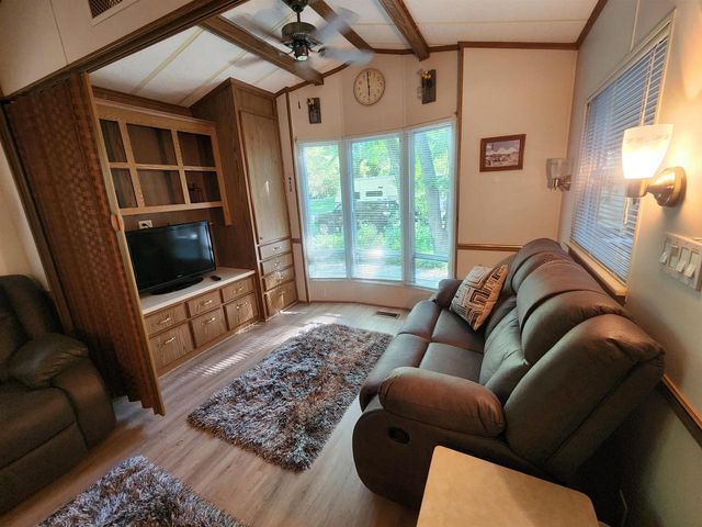 495 Sunset Circle, Edgerton, WI 53534