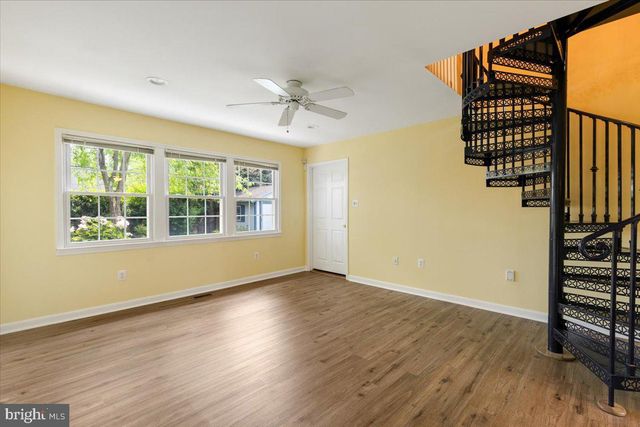 13107 PARSON LN, Fairfax, VA 22033