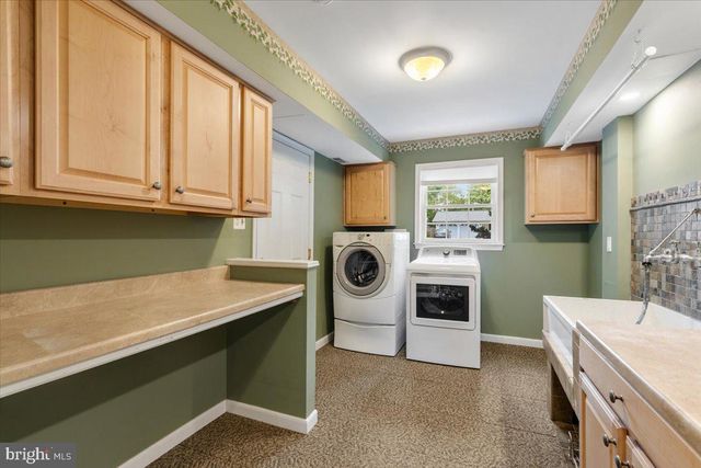 13107 PARSON LN, Fairfax, VA 22033