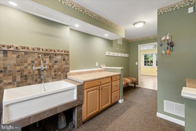 13107 PARSON LN, Fairfax, VA 22033