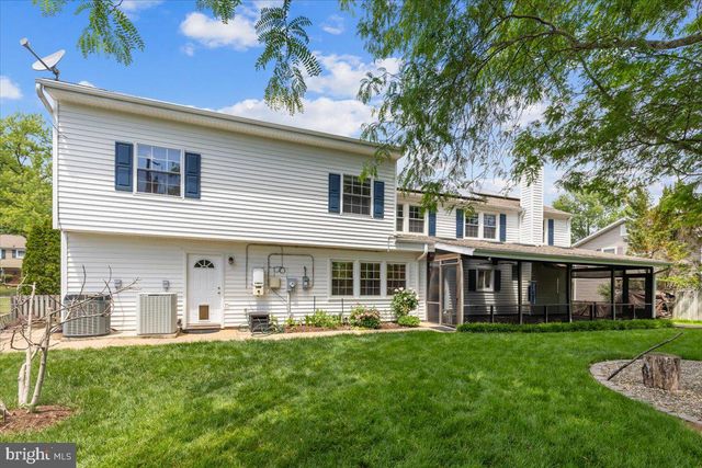 13107 PARSON LN, Fairfax, VA 22033