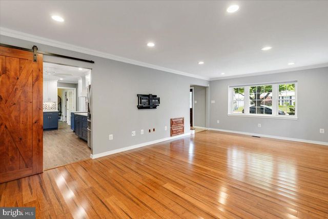 13107 PARSON LN, Fairfax, VA 22033