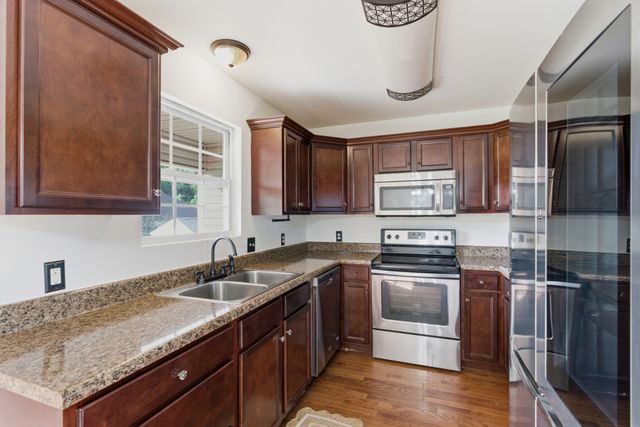 738 Sycamore Dr, Springfield, TN 37172