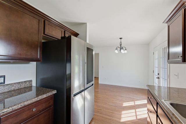 738 Sycamore Dr, Springfield, TN 37172