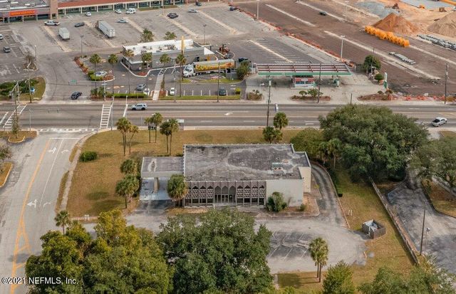 930 UNIVERSITY Boulevard N, Jacksonville, FL 32211