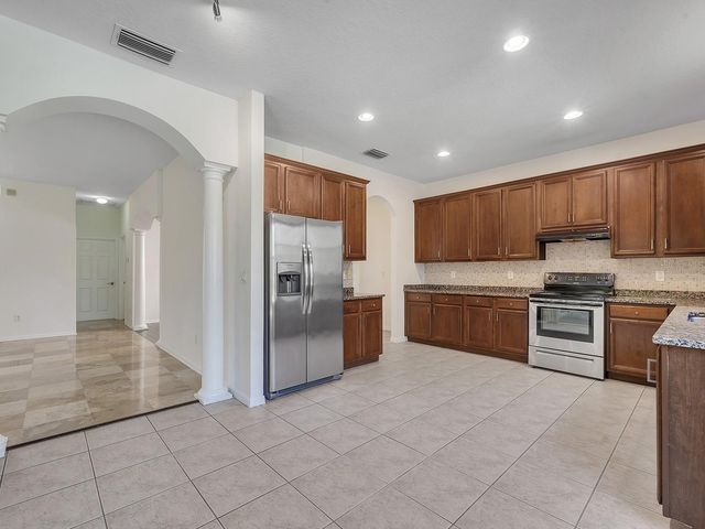 18022 MAUI ISLE DRIVE, Tampa, FL 33647