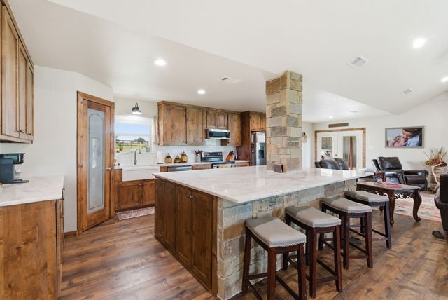 187 County Road 4195, Decatur, TX 76234