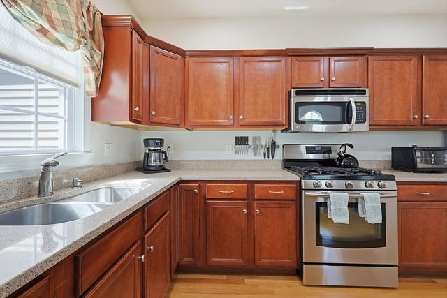4 Daisy Lane 4, Raynham, MA 02767