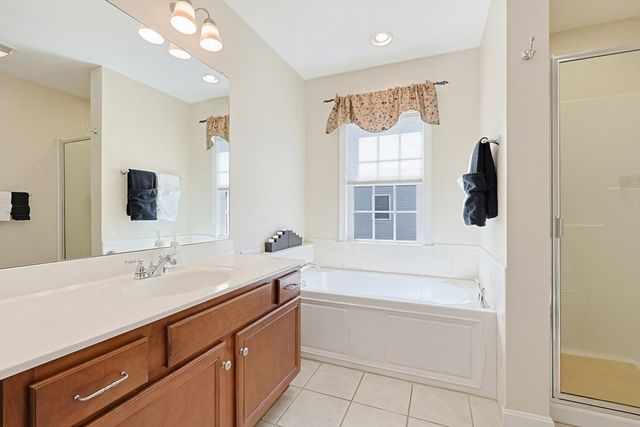 4 Daisy Lane 4, Raynham, MA 02767