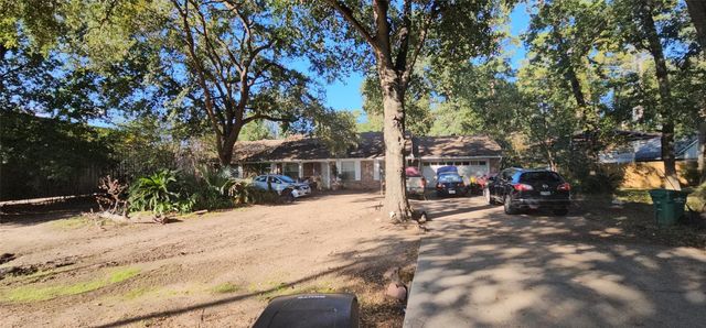 119 Heatherwood Drive, Spring, TX 77386