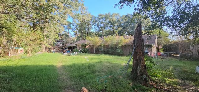 119 Heatherwood Drive, Spring, TX 77386