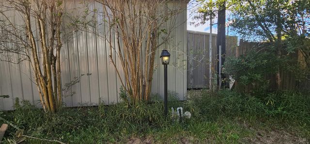 119 Heatherwood Drive, Spring, TX 77386