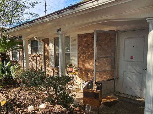 119 Heatherwood Drive, Spring, TX 77386