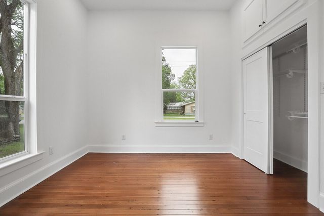 306 Rivers ST, Smithville, TX 78957