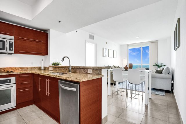 2641 N Flamingo Road 2105n, Sunrise, FL 33323