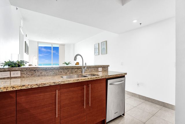 2641 N Flamingo Road 2105n, Sunrise, FL 33323