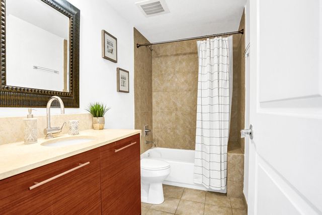 2641 N Flamingo Road 2105n, Sunrise, FL 33323