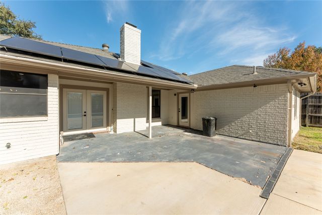 610 Betsy Ross Drive, Arlington, TX 76002