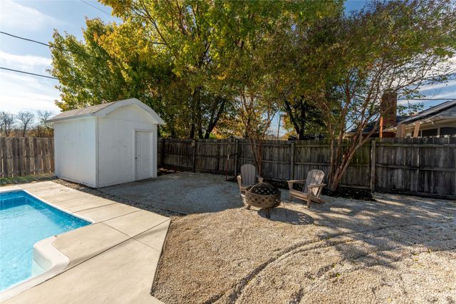 610 Betsy Ross Drive, Arlington, TX 76002