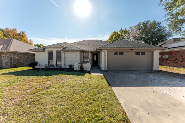 610 Betsy Ross Drive, Arlington, TX 76002