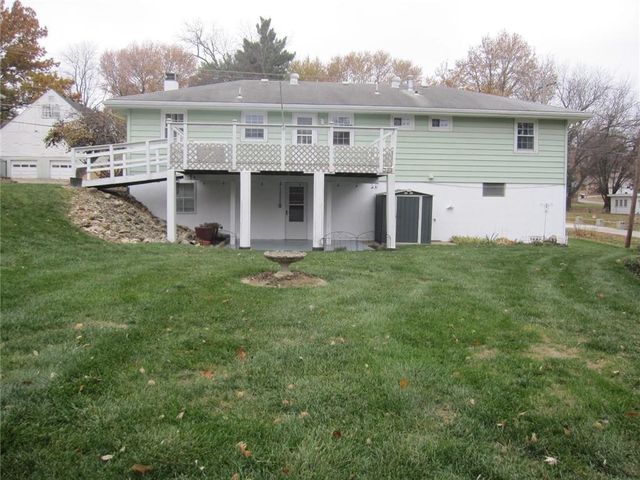 2105 Chambers Avenue, St Joseph, MO 64506