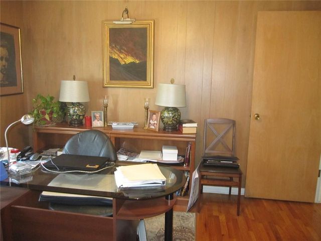 2105 Chambers Avenue, St Joseph, MO 64506