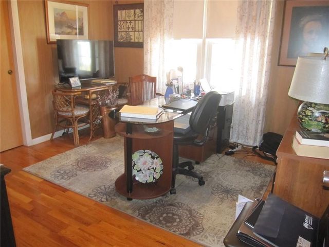 2105 Chambers Avenue, St Joseph, MO 64506