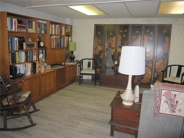 2105 Chambers Avenue, St Joseph, MO 64506