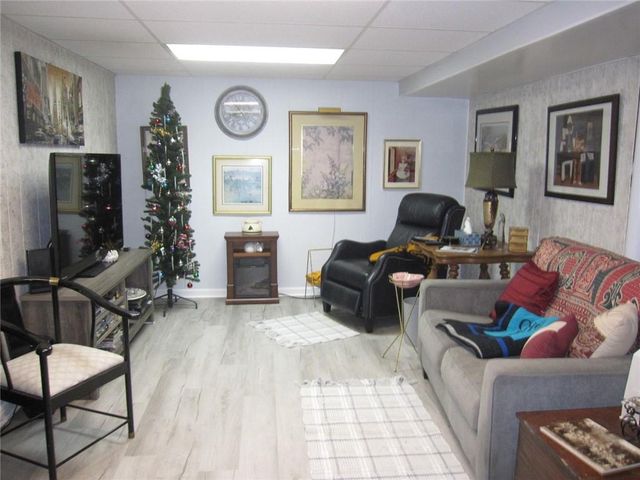 2105 Chambers Avenue, St Joseph, MO 64506