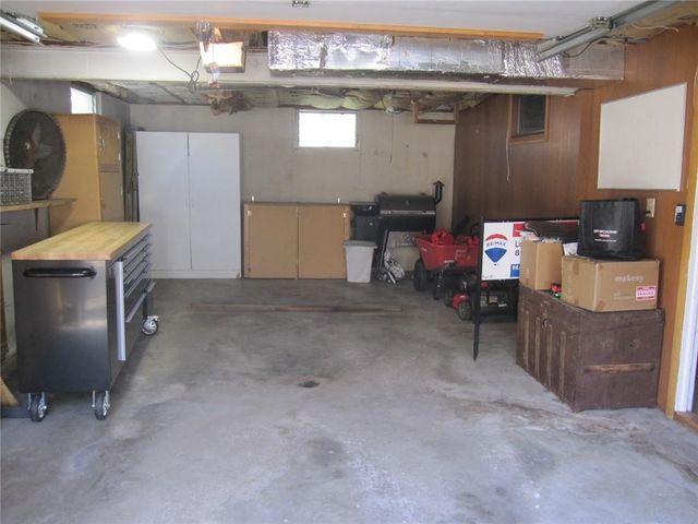 2105 Chambers Avenue, St Joseph, MO 64506