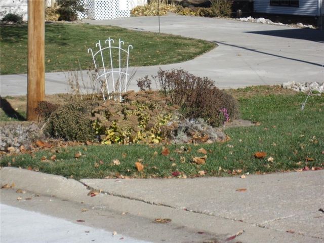 2105 Chambers Avenue, St Joseph, MO 64506