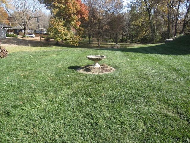 2105 Chambers Avenue, St Joseph, MO 64506