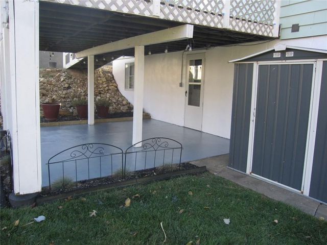 2105 Chambers Avenue, St Joseph, MO 64506