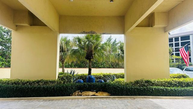 100 Ocean Trail Way 1002, Jupiter, FL 33477