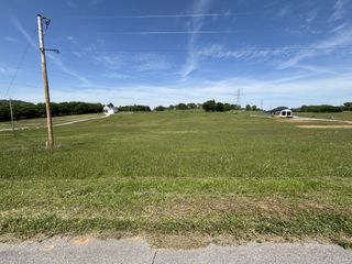 6 Gross Lane, Hartsville, TN 37074