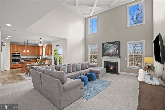 9141 AUTUMN GLORY LN, Bristow, VA 20136