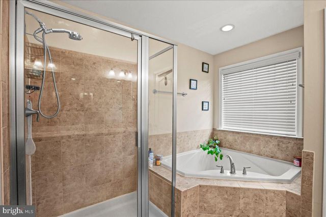 9141 AUTUMN GLORY LN, Bristow, VA 20136