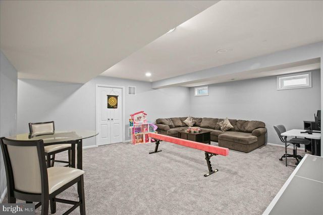 9141 AUTUMN GLORY LN, Bristow, VA 20136