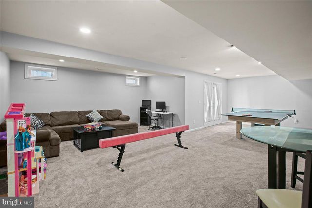 9141 AUTUMN GLORY LN, Bristow, VA 20136