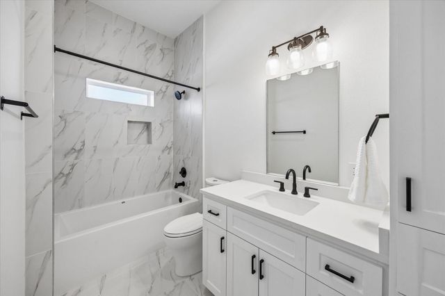 5240 Cornish Street A, Houston, TX 77007