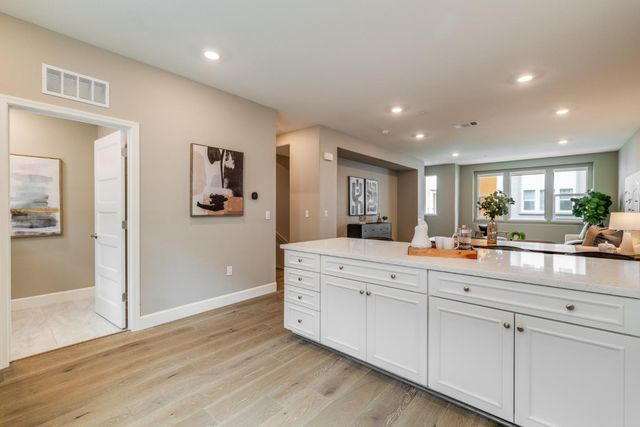 286 AGUSTIN NARVAEZ Street UNIT 3, San Jose, CA 95136