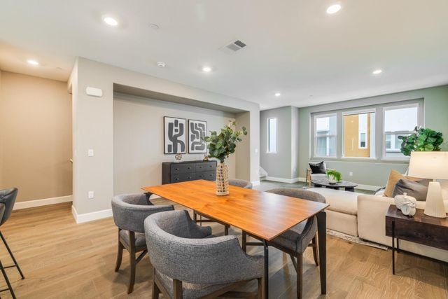 286 AGUSTIN NARVAEZ Street UNIT 3, San Jose, CA 95136