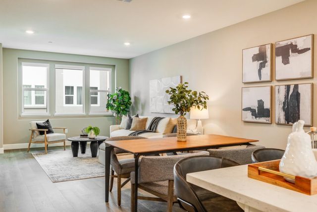 286 AGUSTIN NARVAEZ Street UNIT 3, San Jose, CA 95136